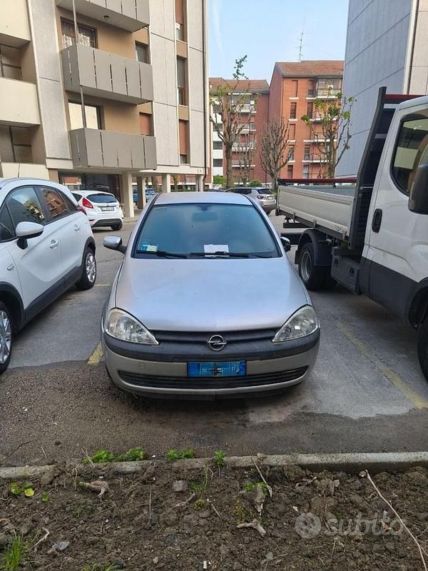 Usata Opel Corsa 75 CV (55 kW) 2002 Grigio Utilitaria
