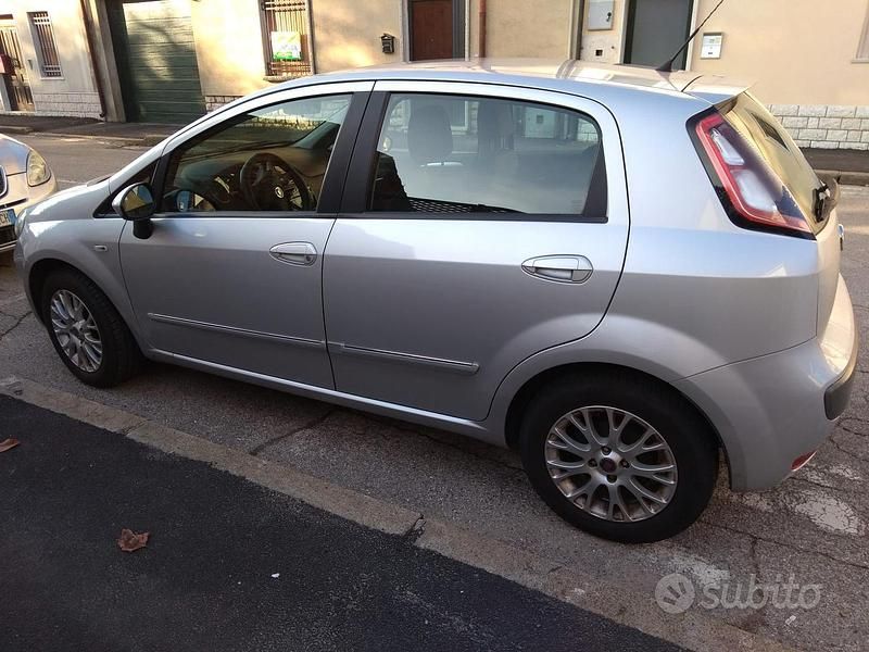 Usata Fiat Punto Evo 90 CV (66 kW) 2010 Grigio Utilitaria
