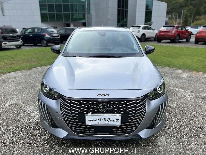 Usata Peugeot 208 Allure 101 CV (74 kW) 2024 Grigio Utilitaria