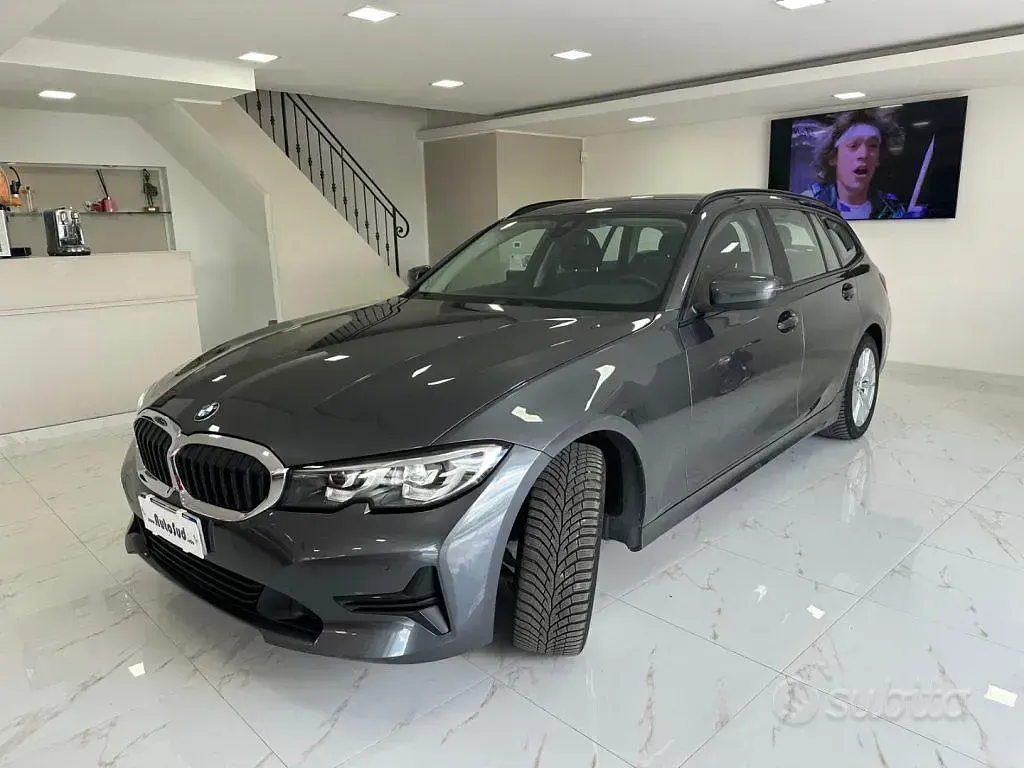 Usata BMW 318 Advantage 150 CV (110 kW) 2022 Grigio Station wagon