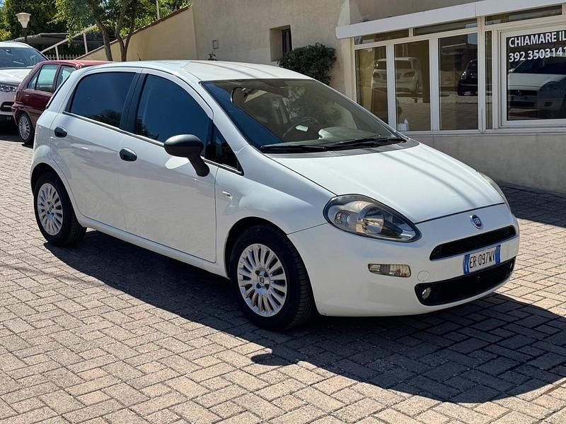 Bianco Usata 2013 Fiat Punto Street Due volumi | 4500 € (Ottimo prezzo) - Immagine 1/4