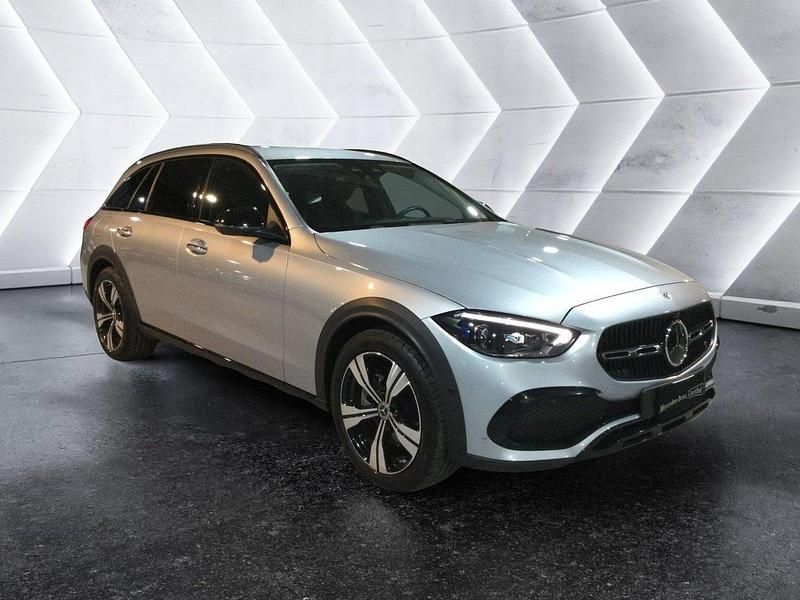 Usata Mercedes 220 Premium 200 CV (147 kW) 2024 Argento Station wagon