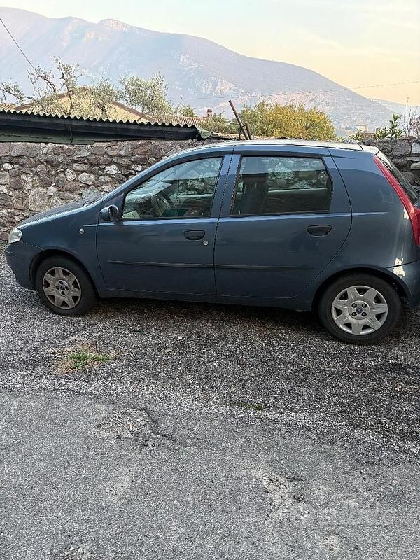 Usata Fiat Punto 60 CV (44 kW) 2004 Utilitaria