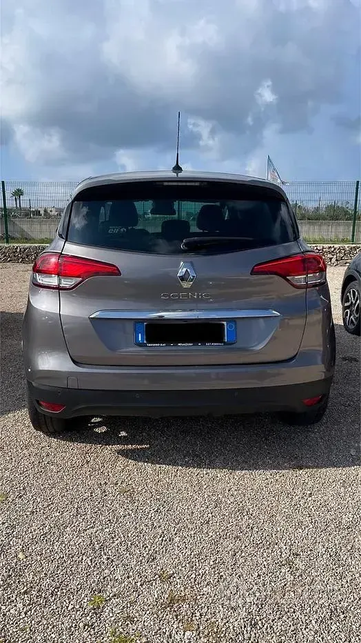 Usata Renault Scénic III Intens 110 CV (80 kW) 2017 Grigio Monovolume