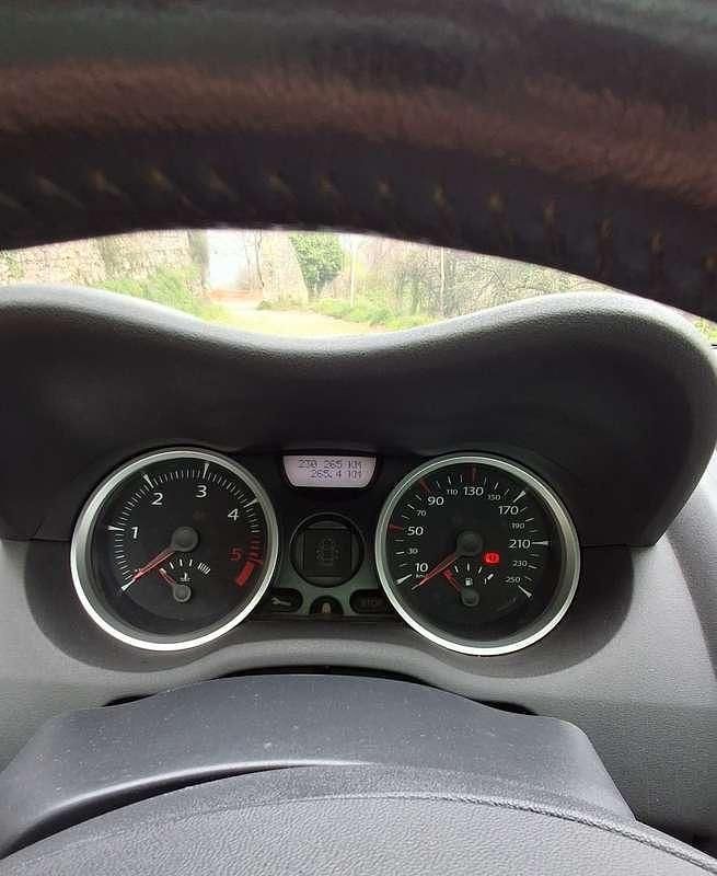 Usata Renault Mégane Cabriolet Dynamique 106 CV (77 kW) 2008 Argento Cabrio