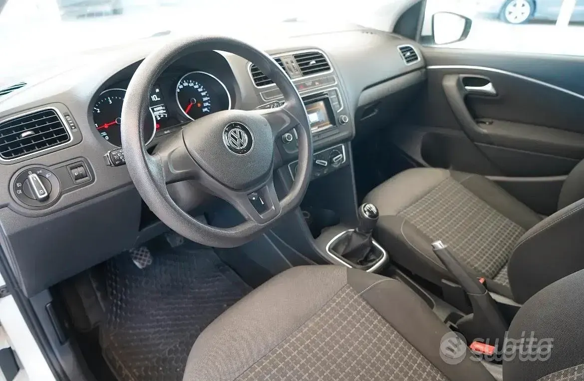 Usata VW Polo 85 CV (62 kW) 2015 Grigio Berlina