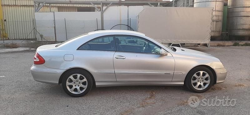 Usata Mercedes CLK270 Elegance 170 CV (125 kW) 2003 Argento Coupé