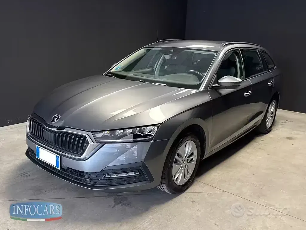 Usata Skoda Octavia Ambition 116 CV (85 kW) 2023 Grigio metallizzato Station wagon