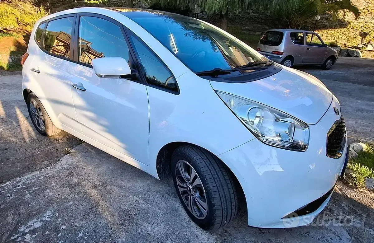 Usata Kia Venga 90 CV (66 kW) 2015 Bianco Utilitaria