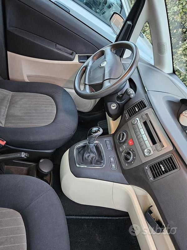Usata Lancia Musa 95 CV (69 kW) 2007 Monovolume