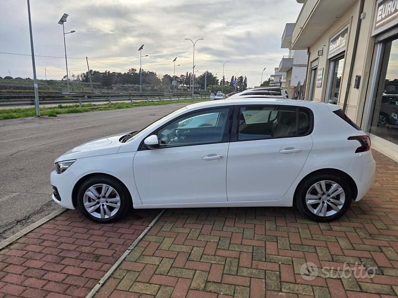 Usata Peugeot 308 Business-Line 130 CV (95 kW) 2018 Bianco Berlina