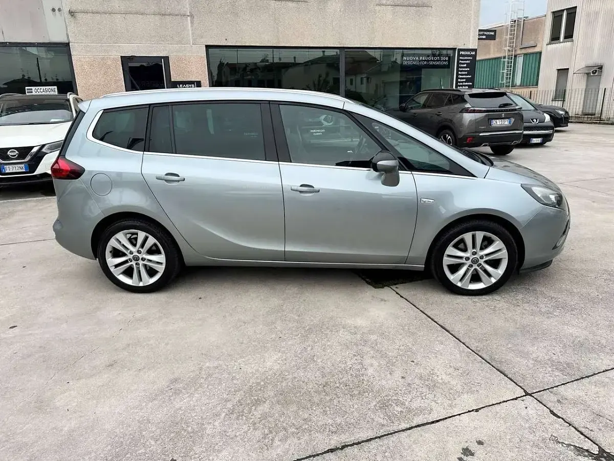 Usata Opel Zafira Tourer Cosmo 131 CV (96 kW) 2014 Grigio Monovolume