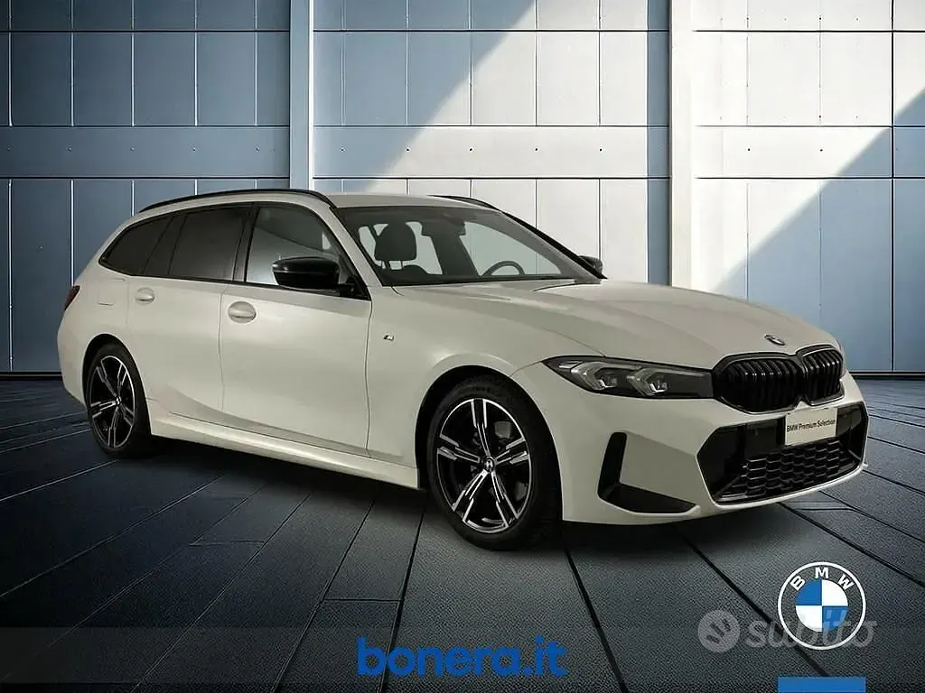 Begagnad BMW 320e M Sport 190 HK (139 kW) 2024 Vit Kombi