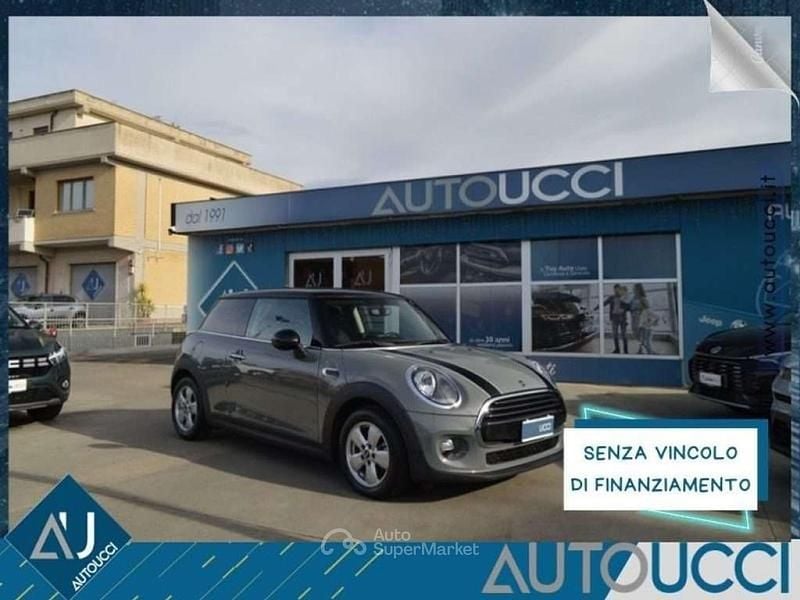 Usata Mini Cooper D Hype 116 CV (85 kW) 2018 Moonwalk gray tetto black Utilitaria