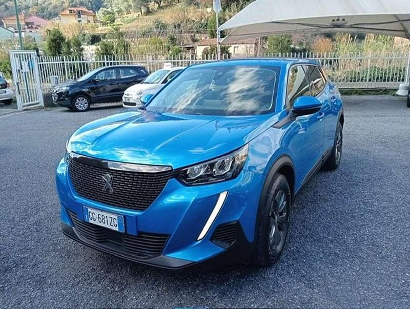 Usata Peugeot 2008 Active 102 CV (75 kW) 2021 Blu/azzurro SUV