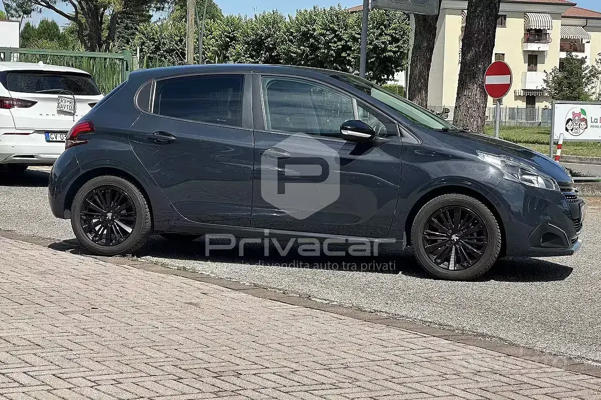 Usata Peugeot 208 82 CV (60 kW) 2018 Grigio Utilitaria