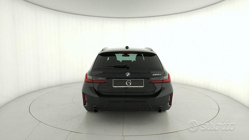 Usata BMW 320e M Sport 190 CV (139 kW) 2023 Nero Station wagon
