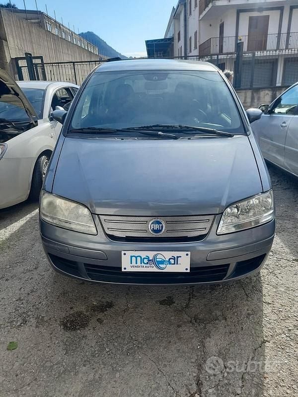 Usata Fiat Idea 77 CV (56 kW) 2007 Grigio Monovolume