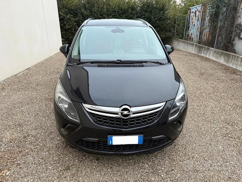 Nero Usata 2016 Opel Zafira SUV | 6200 € (Buon prezzo) - Immagine 1/4