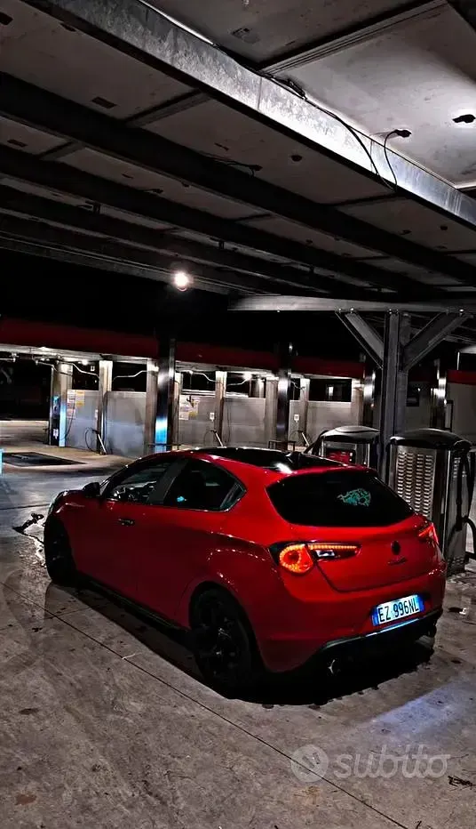 Usata Alfa Romeo Giulietta 150 CV (110 kW) 2015 Rosso Utilitaria