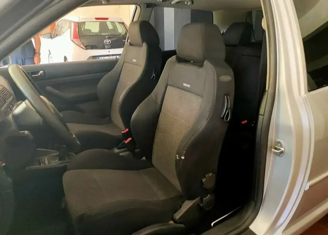 Usata VW Golf IV GTI 150 CV (110 kW) 2001 Grigio Berlina