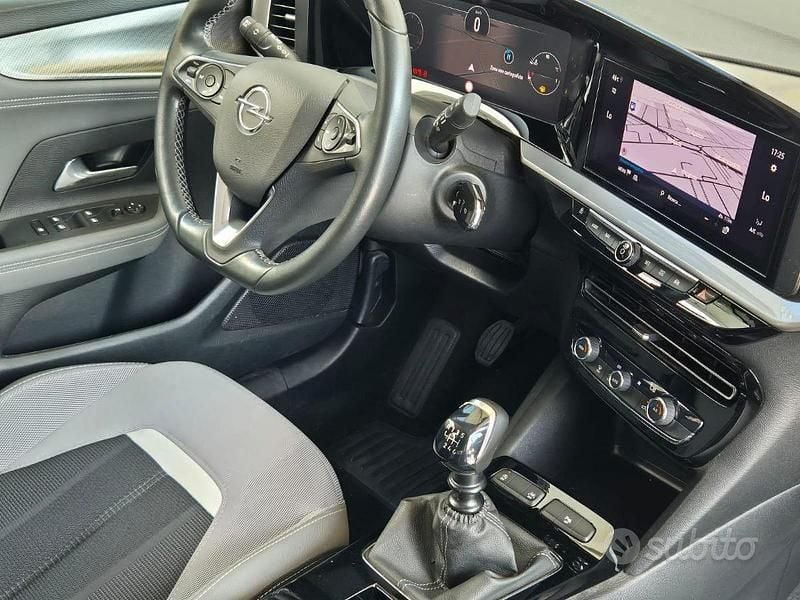 Usata Opel Mokka Elegance 110 CV (80 kW) 2022 Nessuno(met.) SUV
