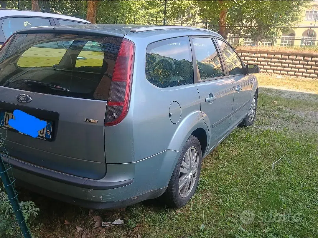 Usata Ford Focus 90 CV (66 kW) 2006 Blu Station wagon