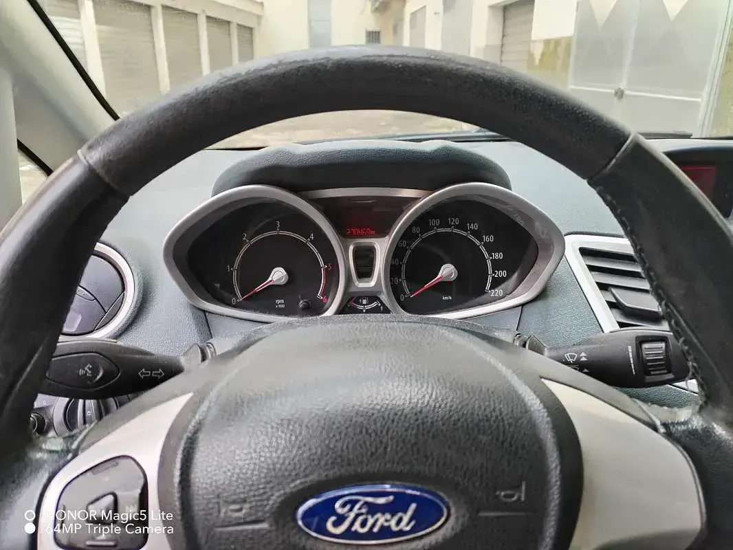Usata Ford Fiesta Titanium 68 CV (50 kW) 2009 Berlina