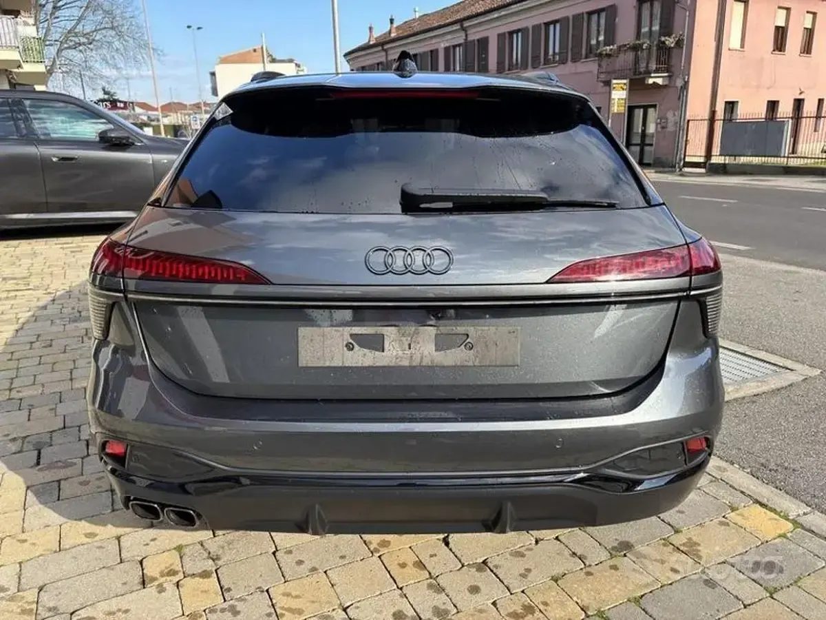 Nuova Audi A6 S-Line 204 CV (150 kW) 2025 Giallo Station wagon