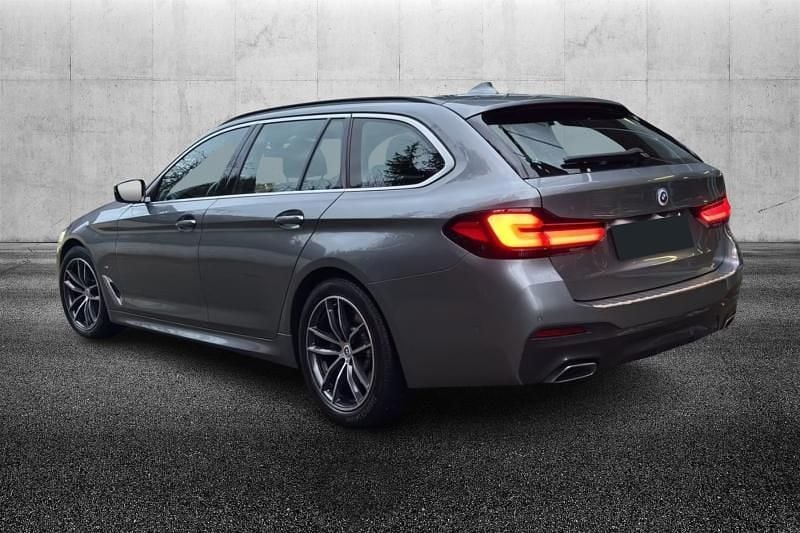 Usata BMW 520 M Sport 190 CV (139 kW) 2023 Grigio metallizzato Station wagon