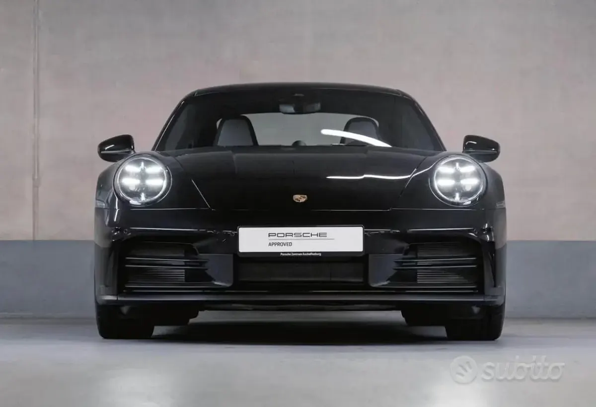 Usata Porsche 911 Carrera 394 CV (289 kW) 2025 Rosso Coupé