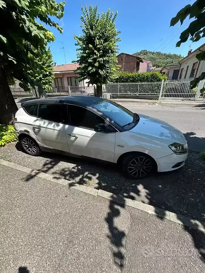 Usata Lancia Delta 120 CV (88 kW) 2012 Bianco Utilitaria