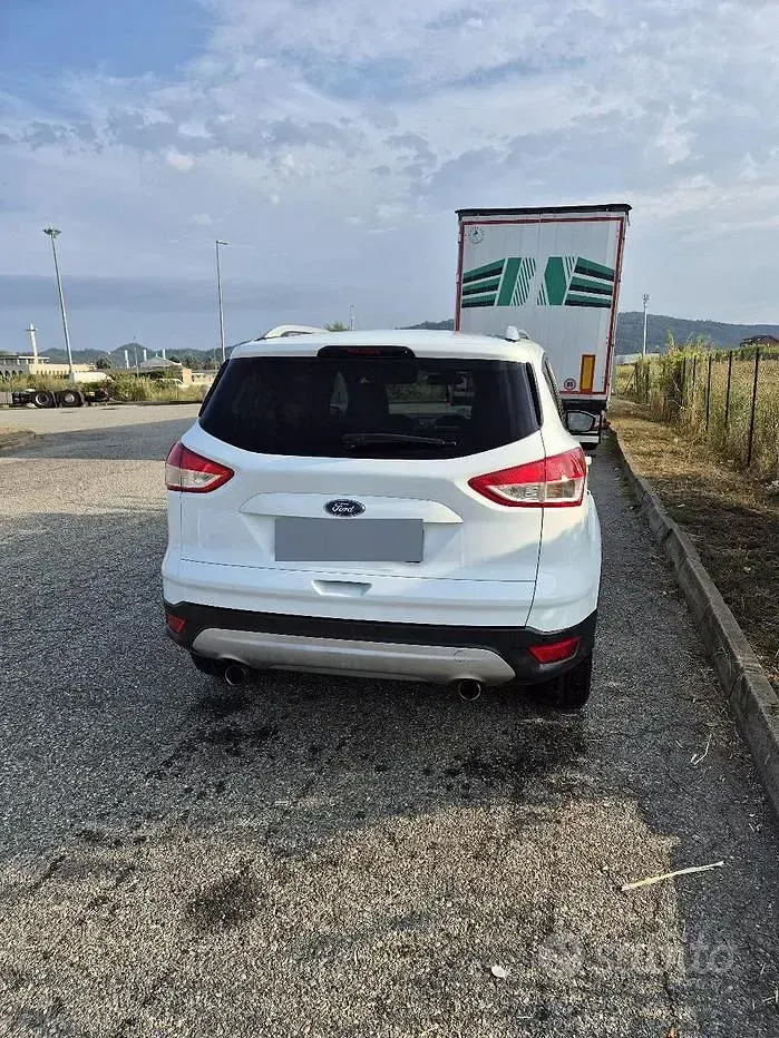 Usata Ford Kuga 163 CV (119 kW) 2013 Bianco SUV