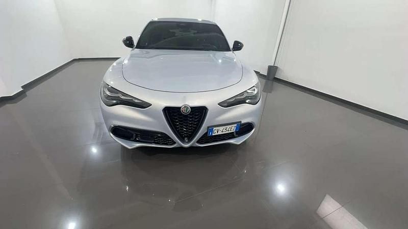 Usata Alfa Romeo Stelvio Veloce 210 CV (154 kW) 2024 Grigio cometa SUV