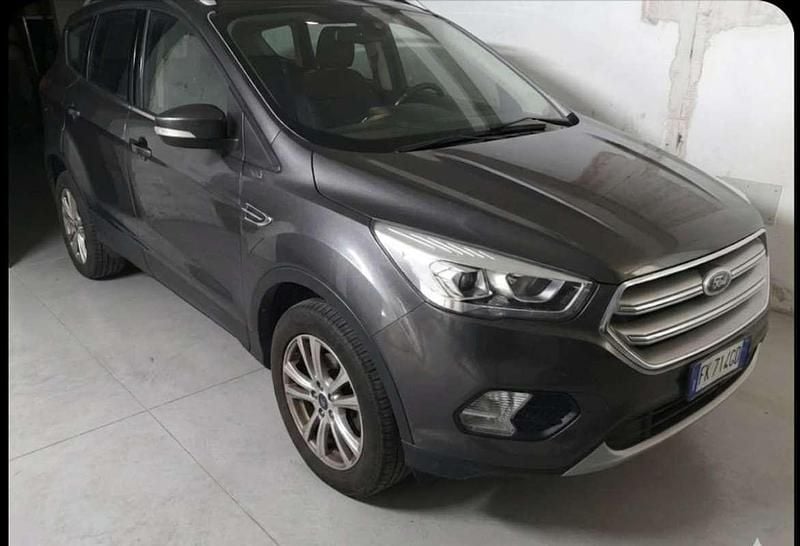 Usata Ford Kuga Business Edition 150 CV (110 kW) 2017 Grigio SUV