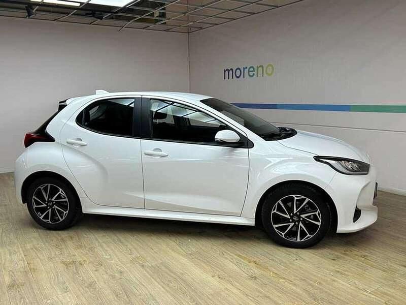 Usata Toyota Yaris Hybrid Trend 100 CV (73 kW) 2022 Bianco Utilitaria