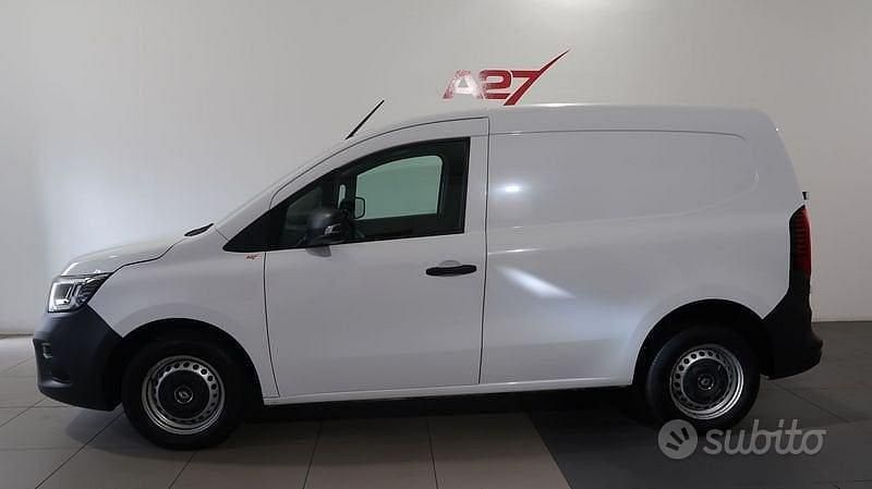 Usata Renault Kangoo 116 CV (85 kW) 2023 Bianco Monovolume