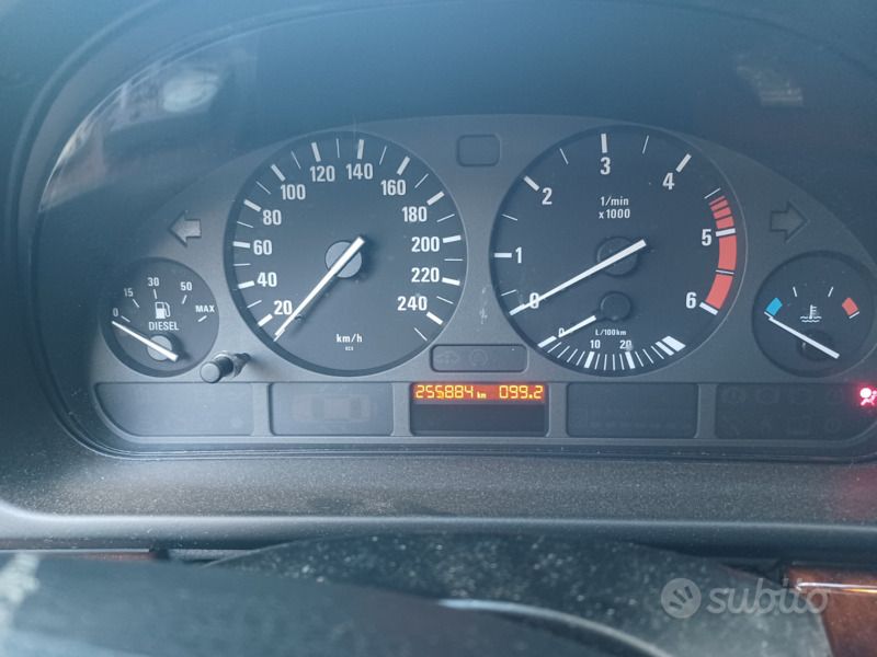 Usata BMW 525 143 CV (105 kW) 1999 Blu Berlina