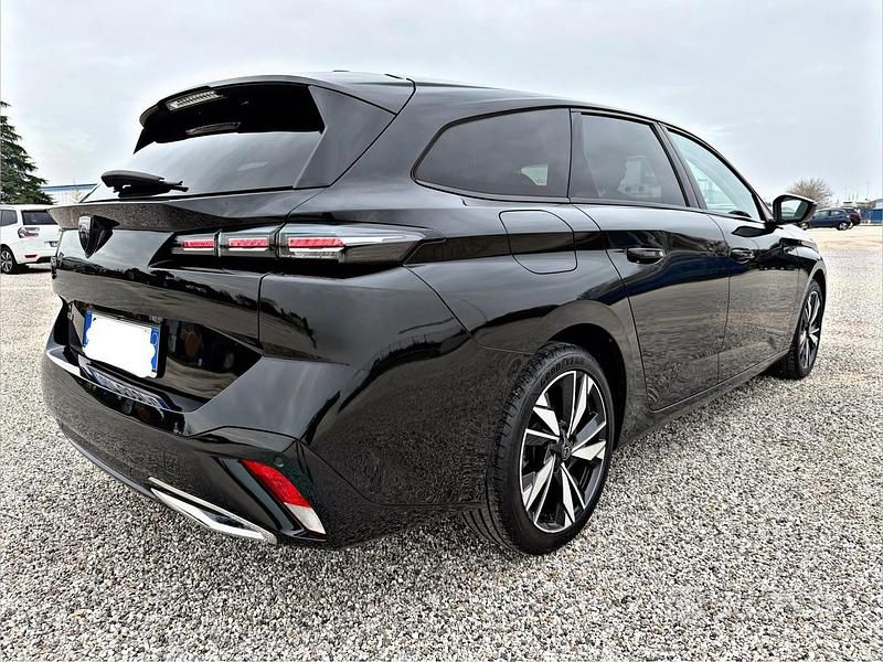 Usata Peugeot 308 Allure 130 CV (95 kW) 2022 Nero Station wagon