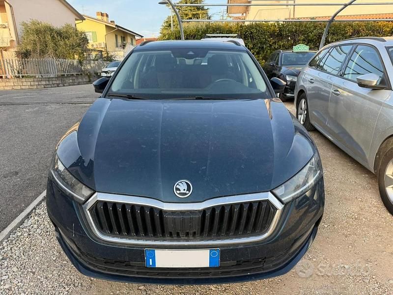 Usata Skoda Octavia Executive 2022 Blu Station wagon
