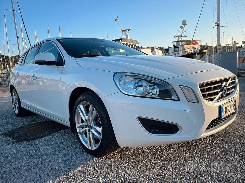 Usata Volvo V60 163 CV (119 kW) 2012 Bianco Station wagon