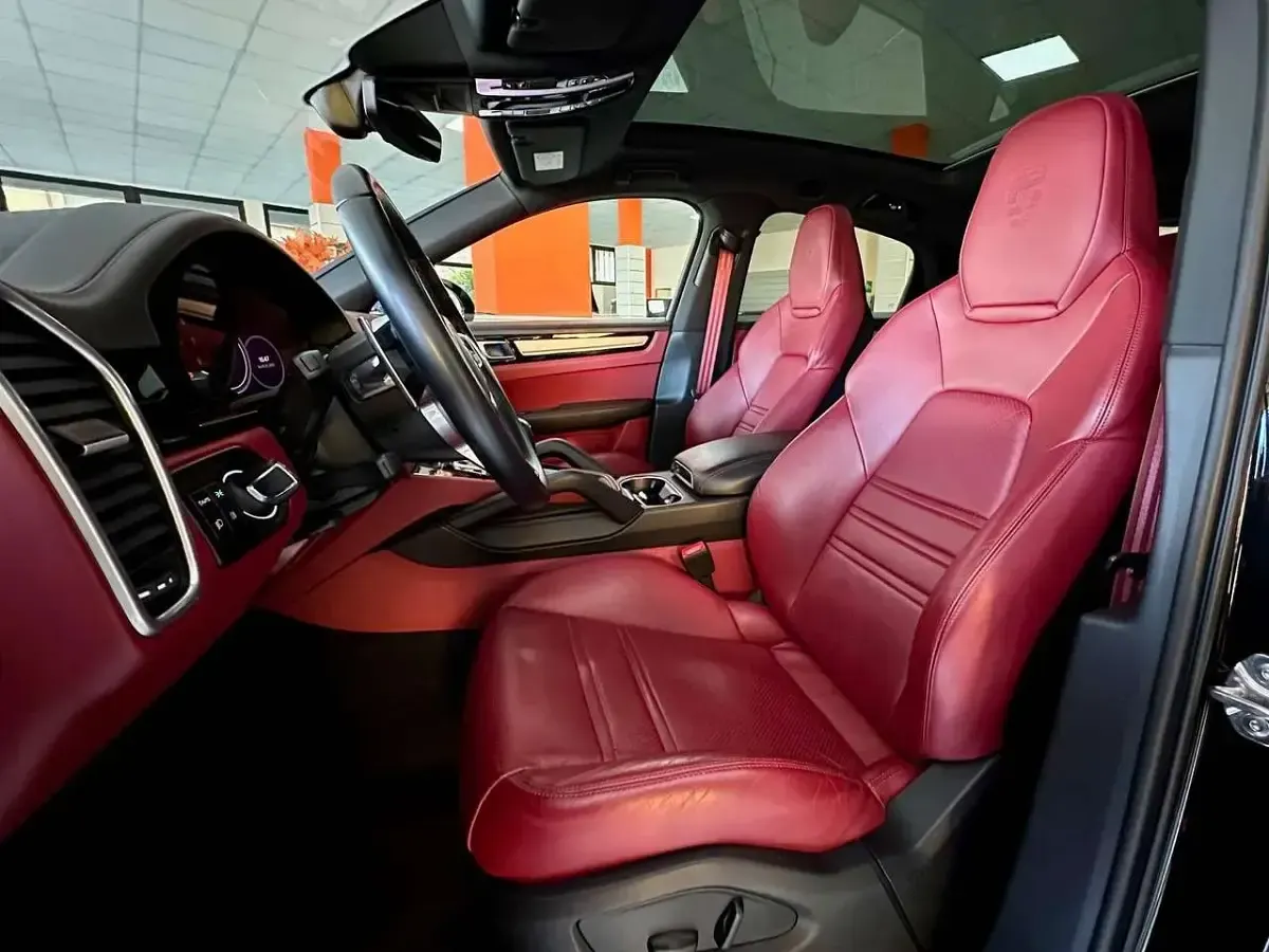 Usata Porsche Cayenne Platinum Edition 340 CV (250 kW) 2023 Nero SUV