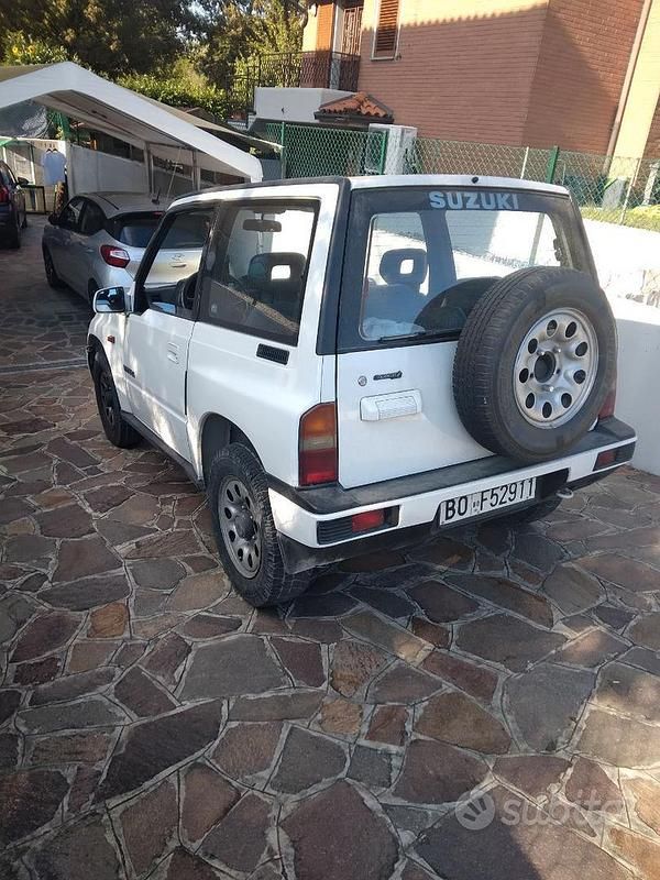 Usata Suzuki Vitara 75 CV (55 kW) 1991 Bianco SUV