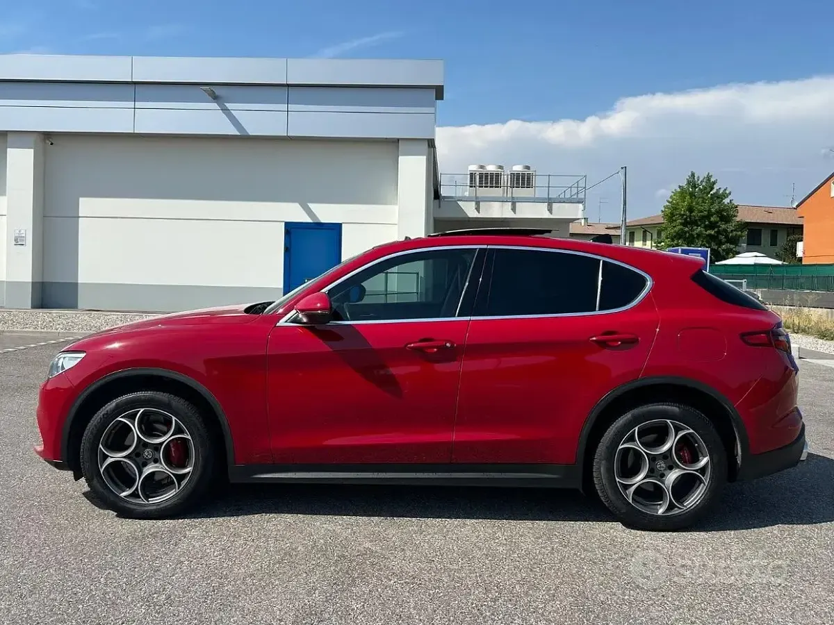 Usata Alfa Romeo Stelvio 280 CV (205 kW) 2017 Rosso SUV