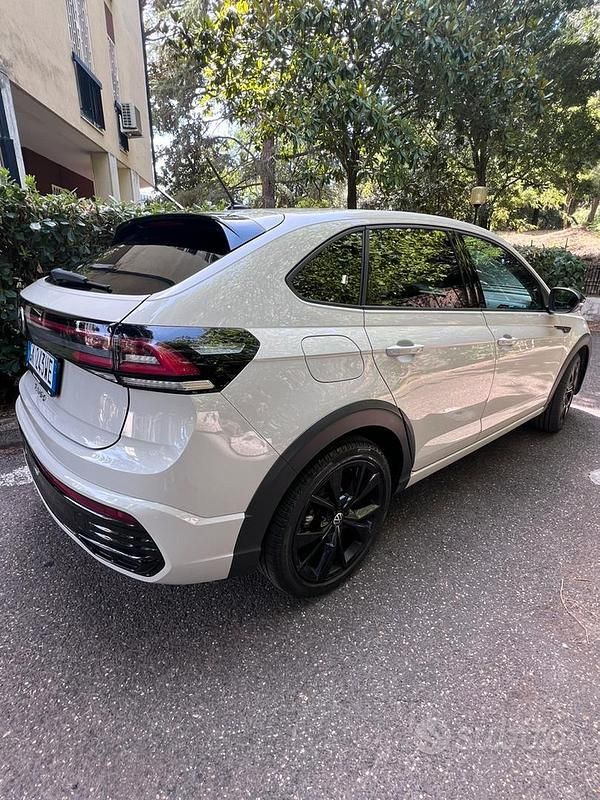 Usata VW Taigo R-line 110 CV (80 kW) 2022 Grigio SUV