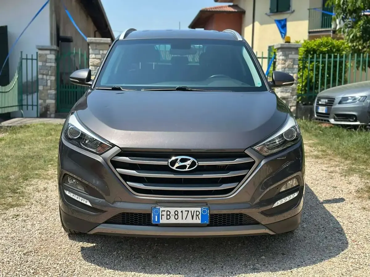 Usata Hyundai Tucson Comfort 116 CV (85 kW) 2016 Grigio SUV
