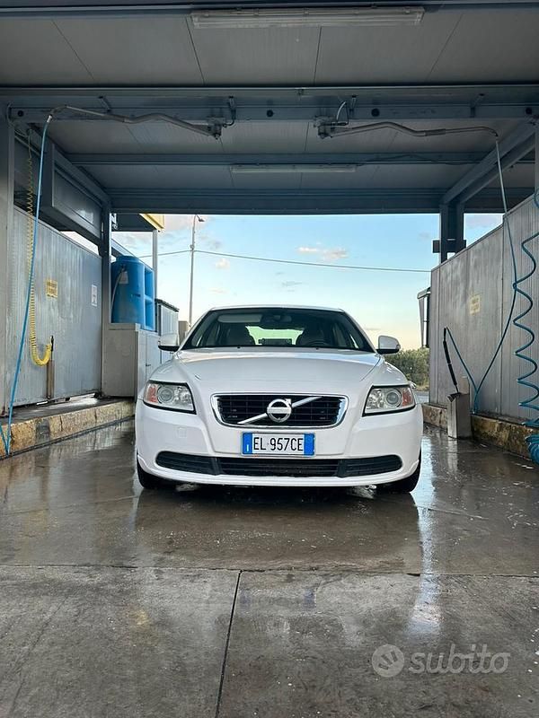 Usata Volvo S40 115 CV (84 kW) 2012 Bianco Berlina
