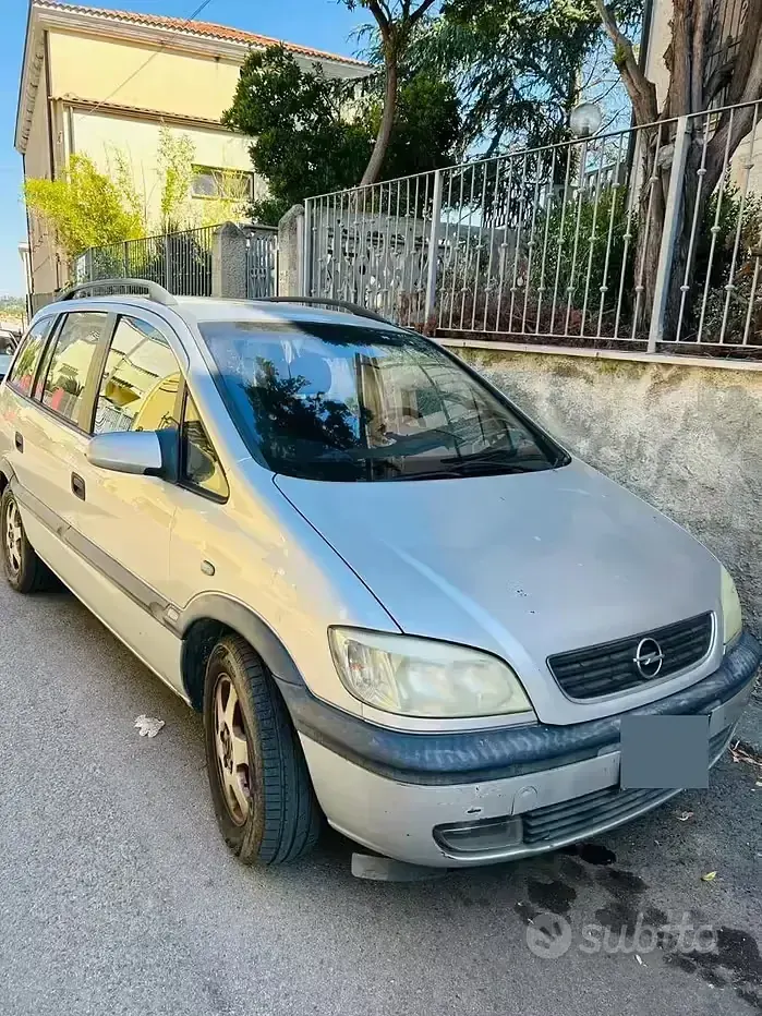 Usata Opel Zafira 125 CV (91 kW) 2001 Grigio Monovolume