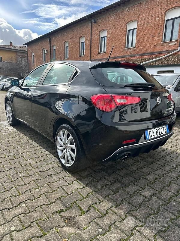 Usata Alfa Romeo Giulietta Super 120 CV (88 kW) 2020 Nero Utilitaria