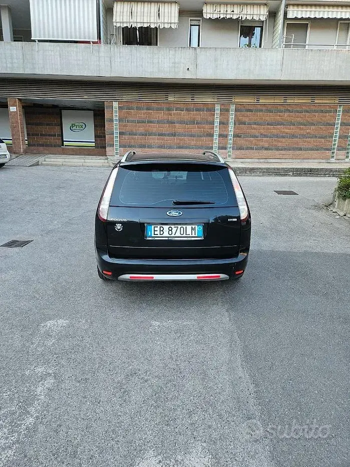 Usata Ford Focus 109 CV (80 kW) 2010 Nero Station wagon